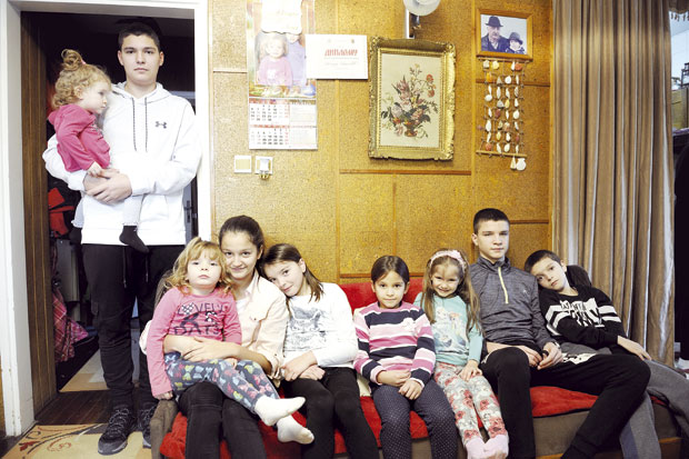 Драгана, мајка девет Никитовића (ВИДЕО)